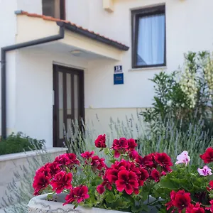Apartment Nihada, Punat